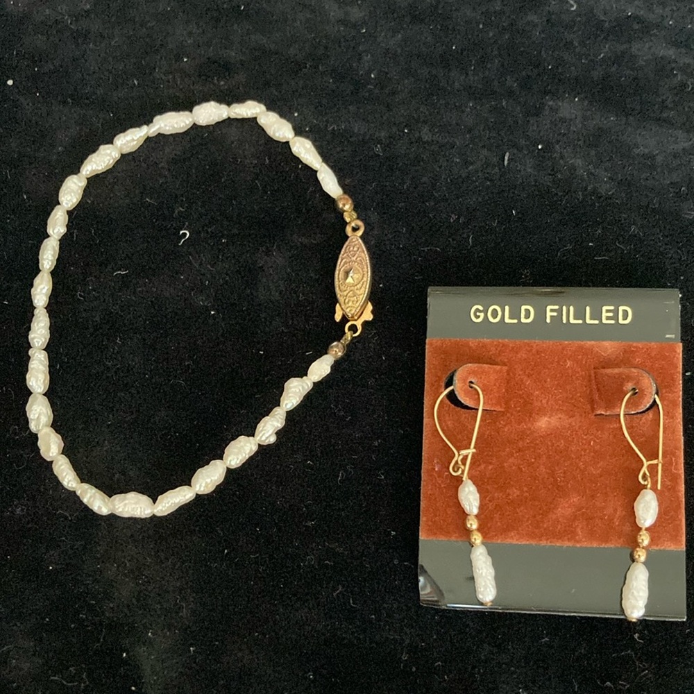 Delicate Simple Freshwater Pearl Bracelet/Earring Set